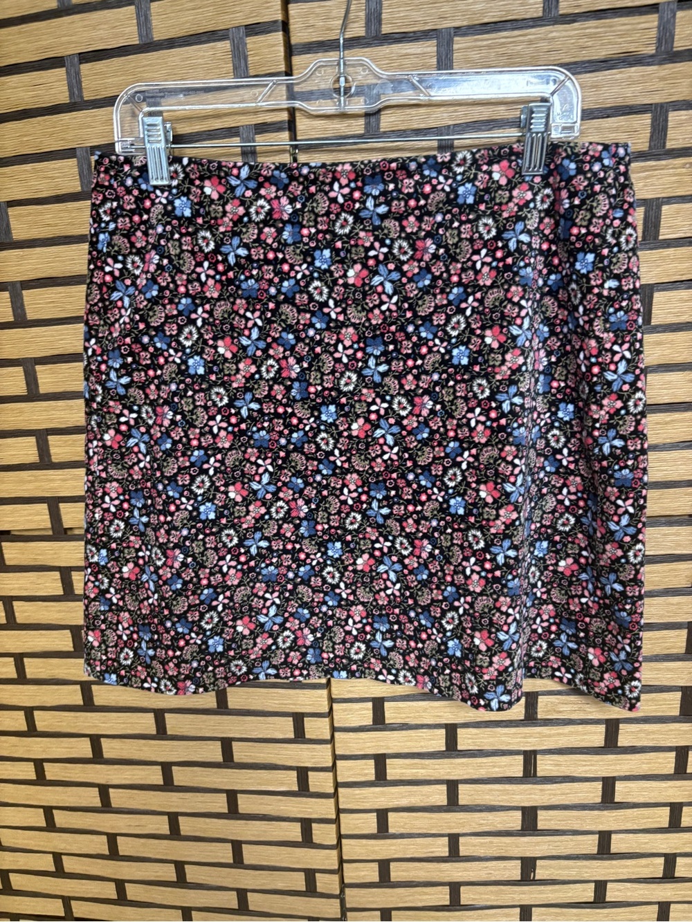 Loft Floral‎ Velvet Skirt Size 8